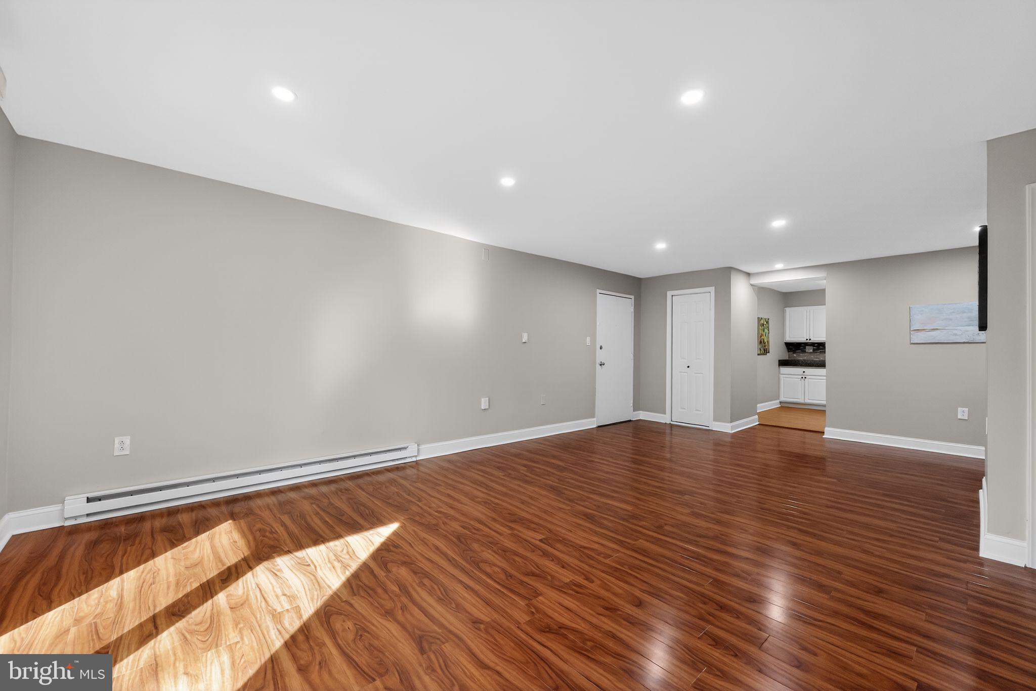 HAVERFORD HILL - Residential