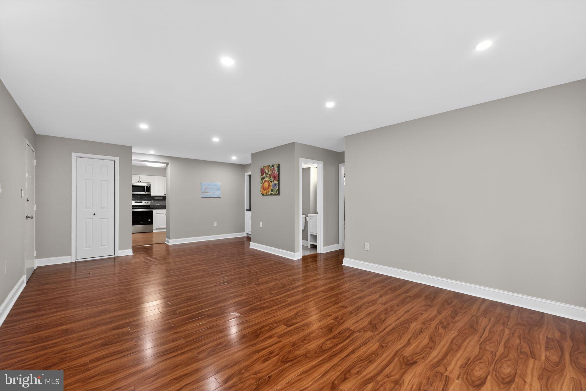 HAVERFORD HILL - Residential