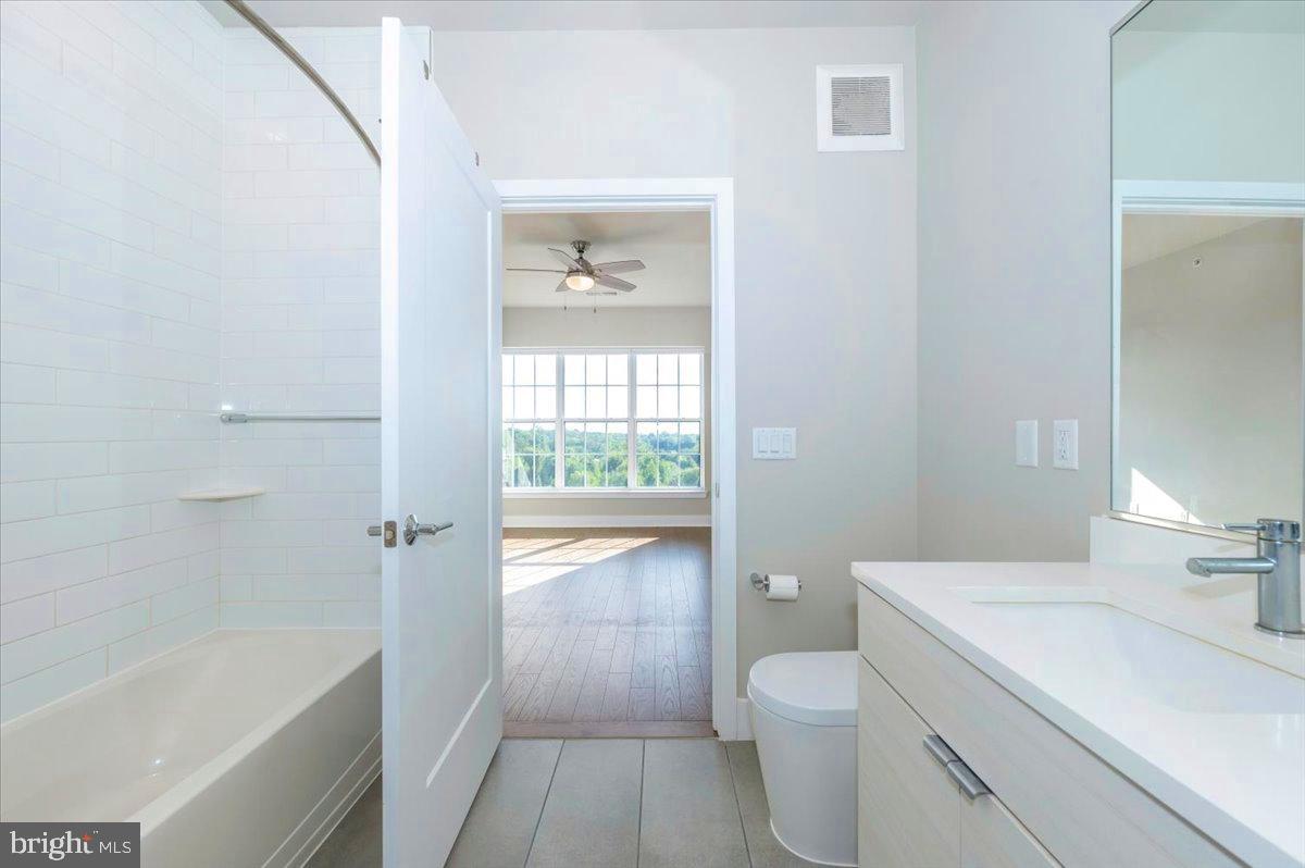 CROWN FARM - Residential