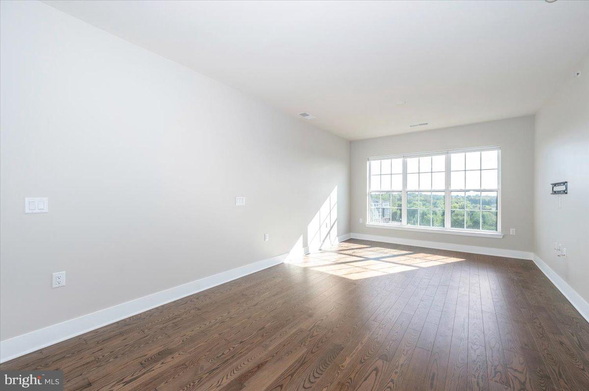 CROWN FARM - Residential