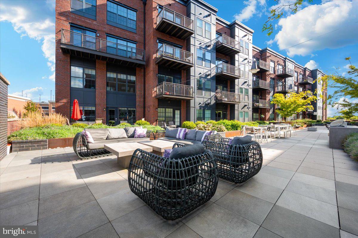 CROWN FARM - Residential