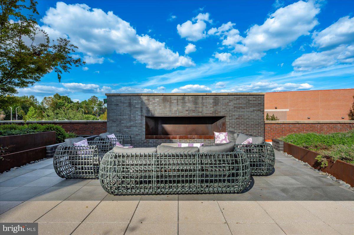 CROWN FARM - Residential