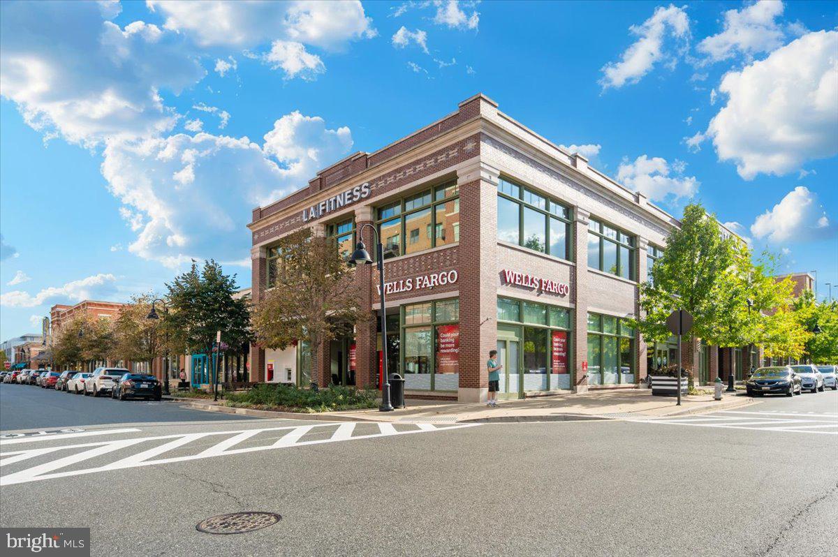 CROWN FARM - Residential