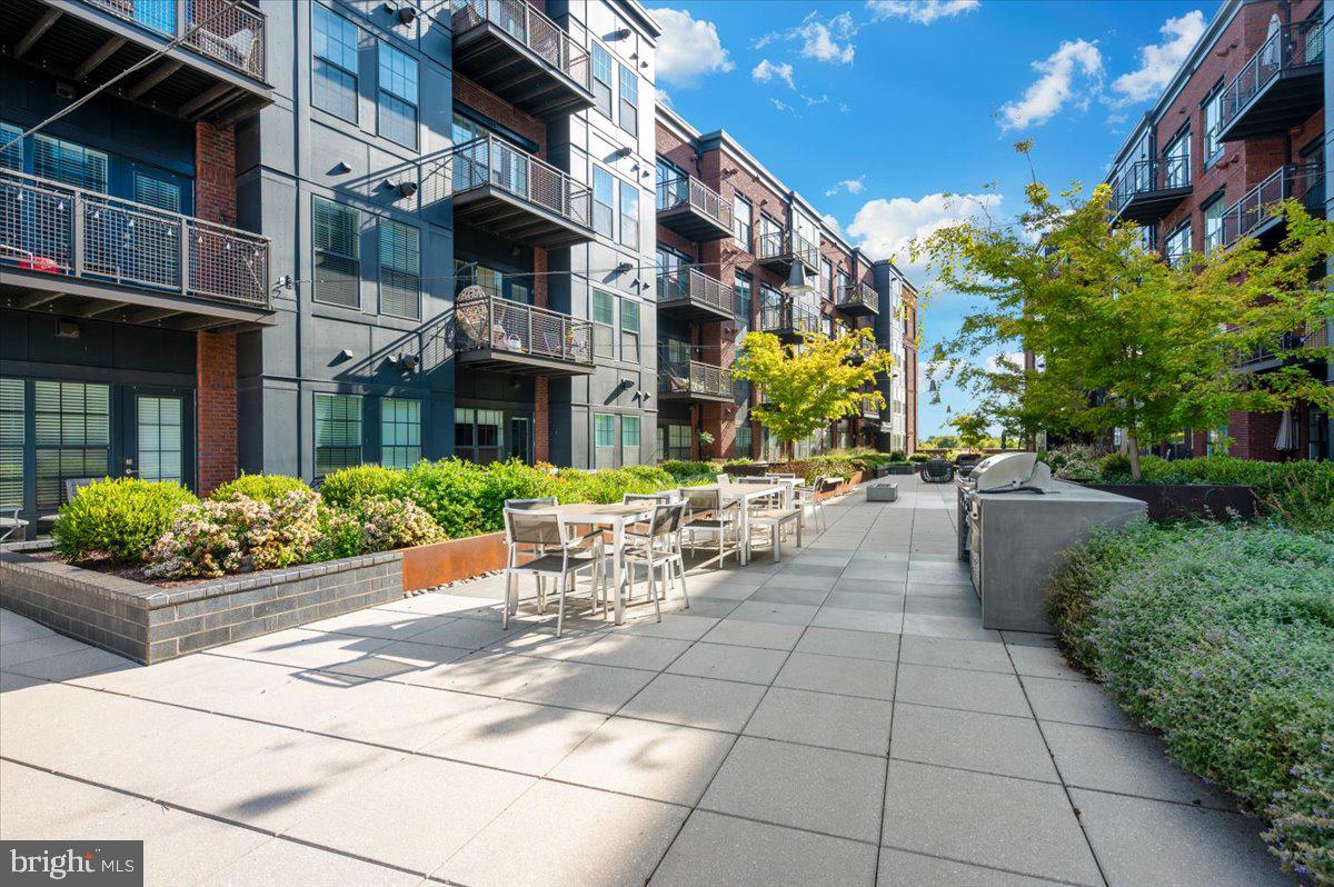 CROWN FARM - Residential