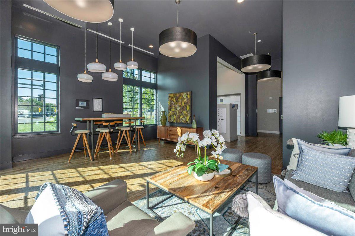 CROWN FARM - Residential