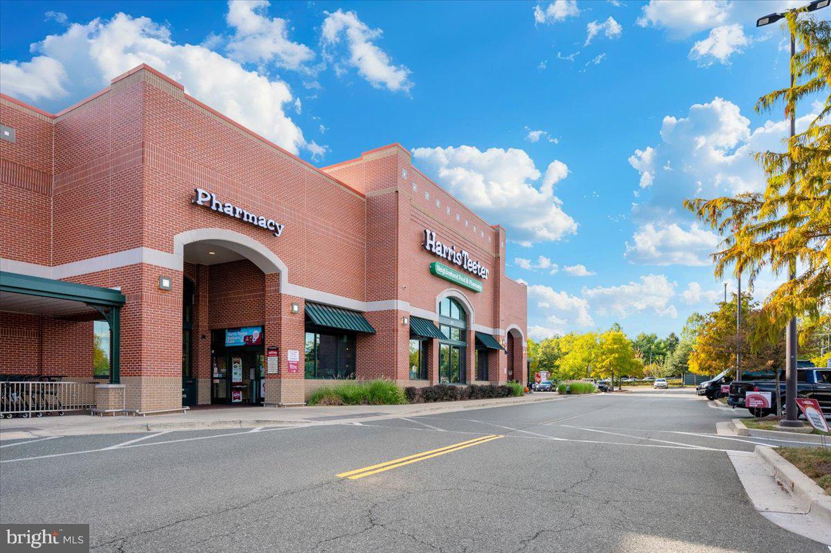 CROWN FARM - Residential