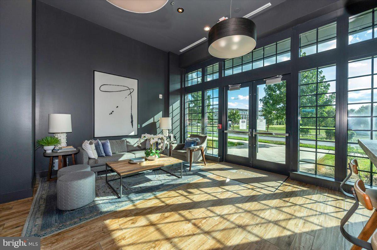 CROWN FARM - Residential