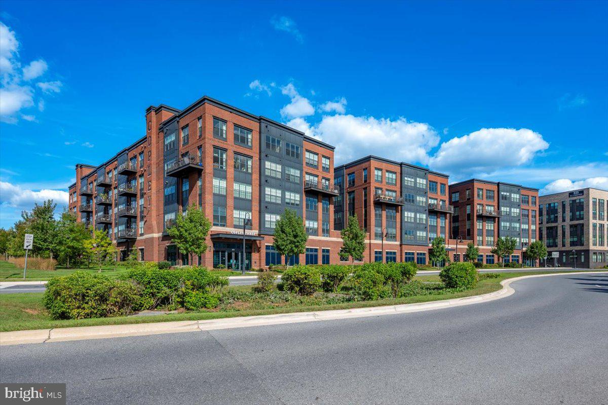 CROWN FARM - Residential