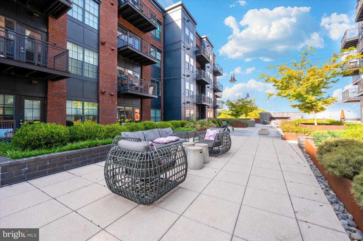 CROWN FARM - Residential