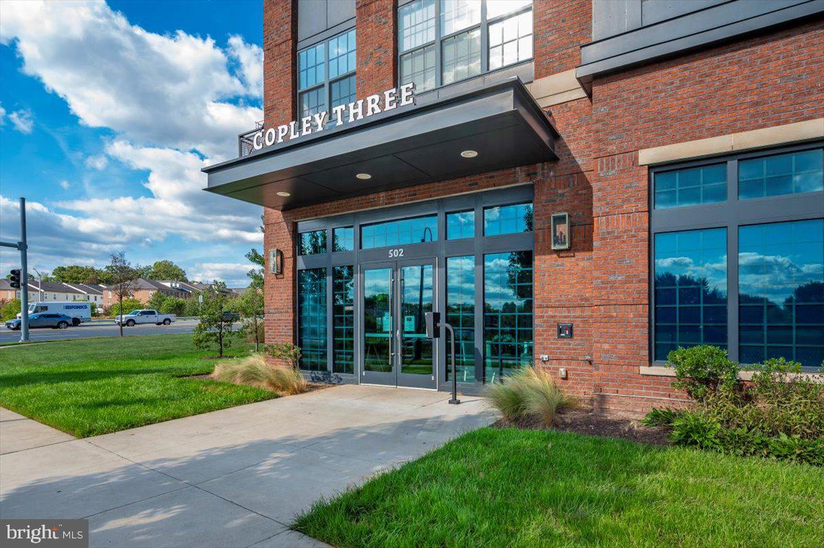 CROWN FARM - Residential