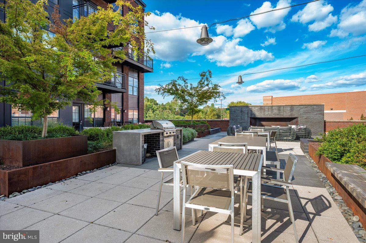 CROWN FARM - Residential