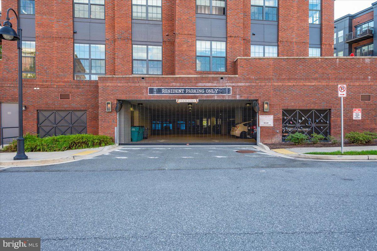 CROWN FARM - Residential