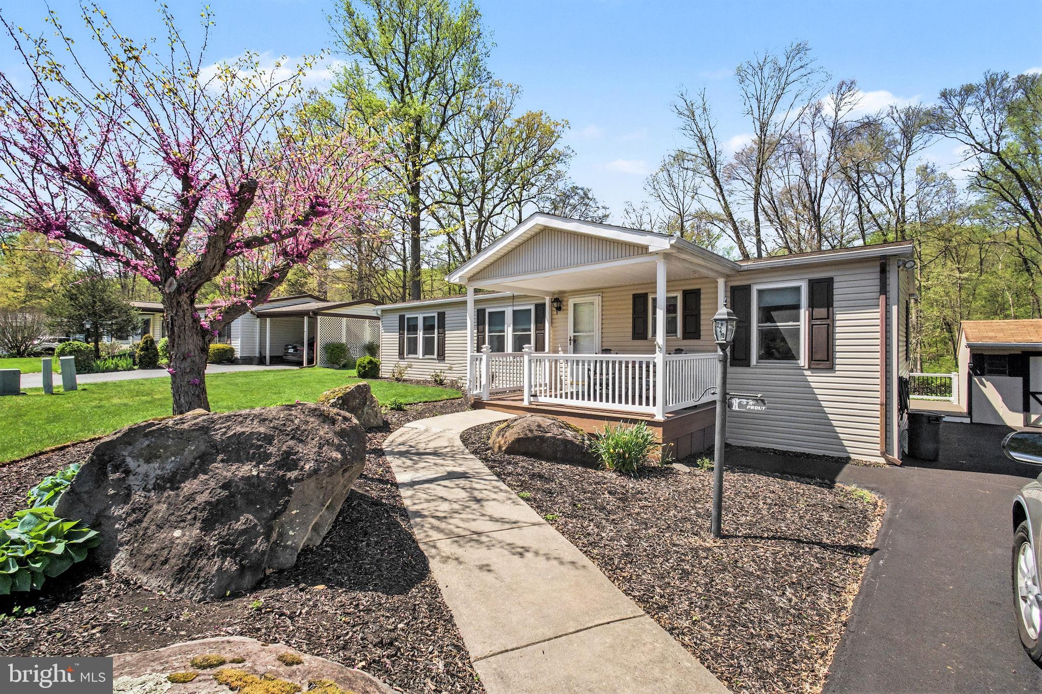 GRETNA SPRINGS COMMUNITY - Residential