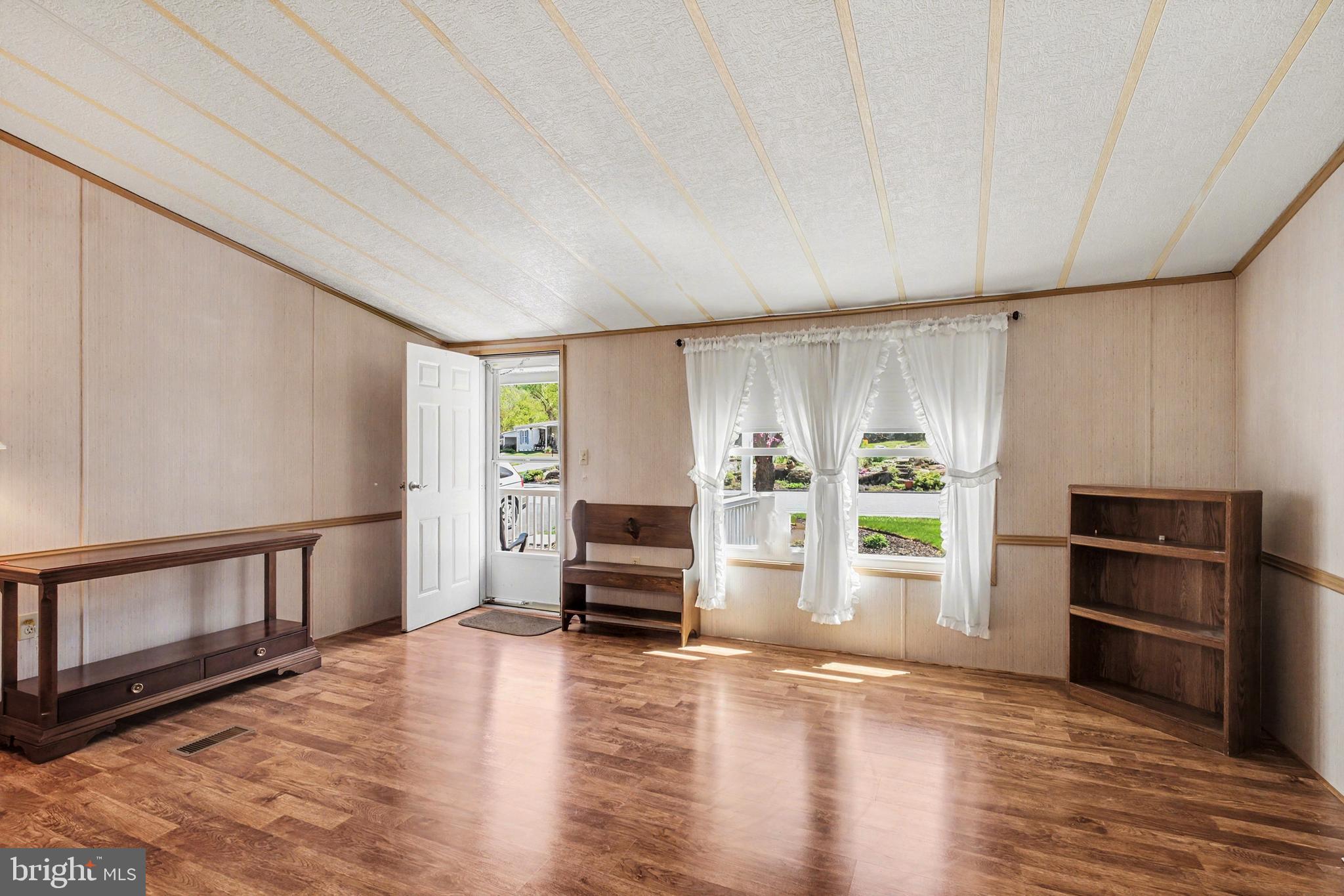 GRETNA SPRINGS COMMUNITY - Residential