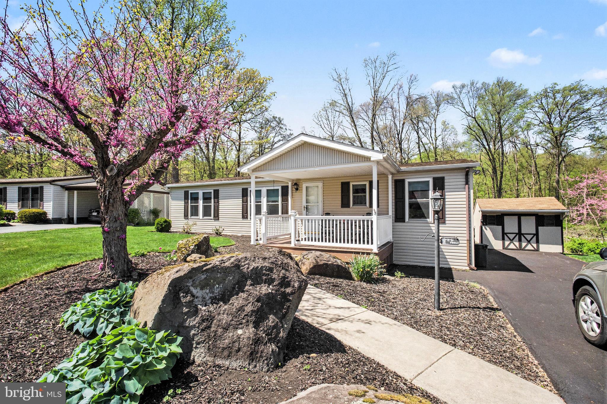 GRETNA SPRINGS COMMUNITY - Residential