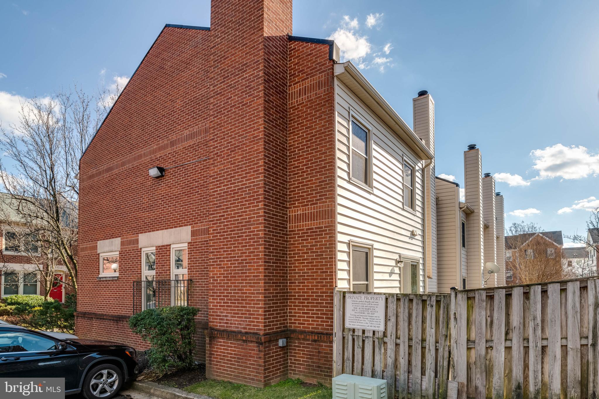 ROUNDHOUSE SQUARE - Residential