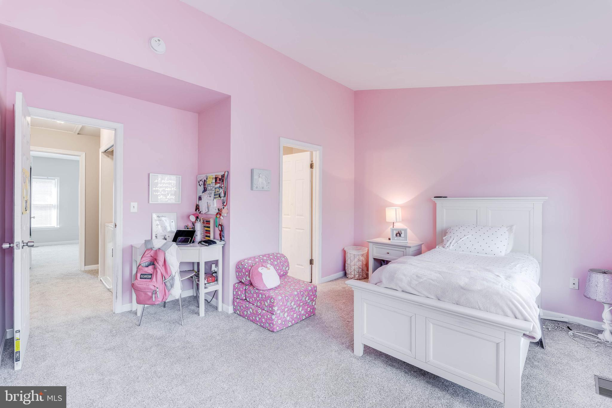 ROUNDHOUSE SQUARE - Residential