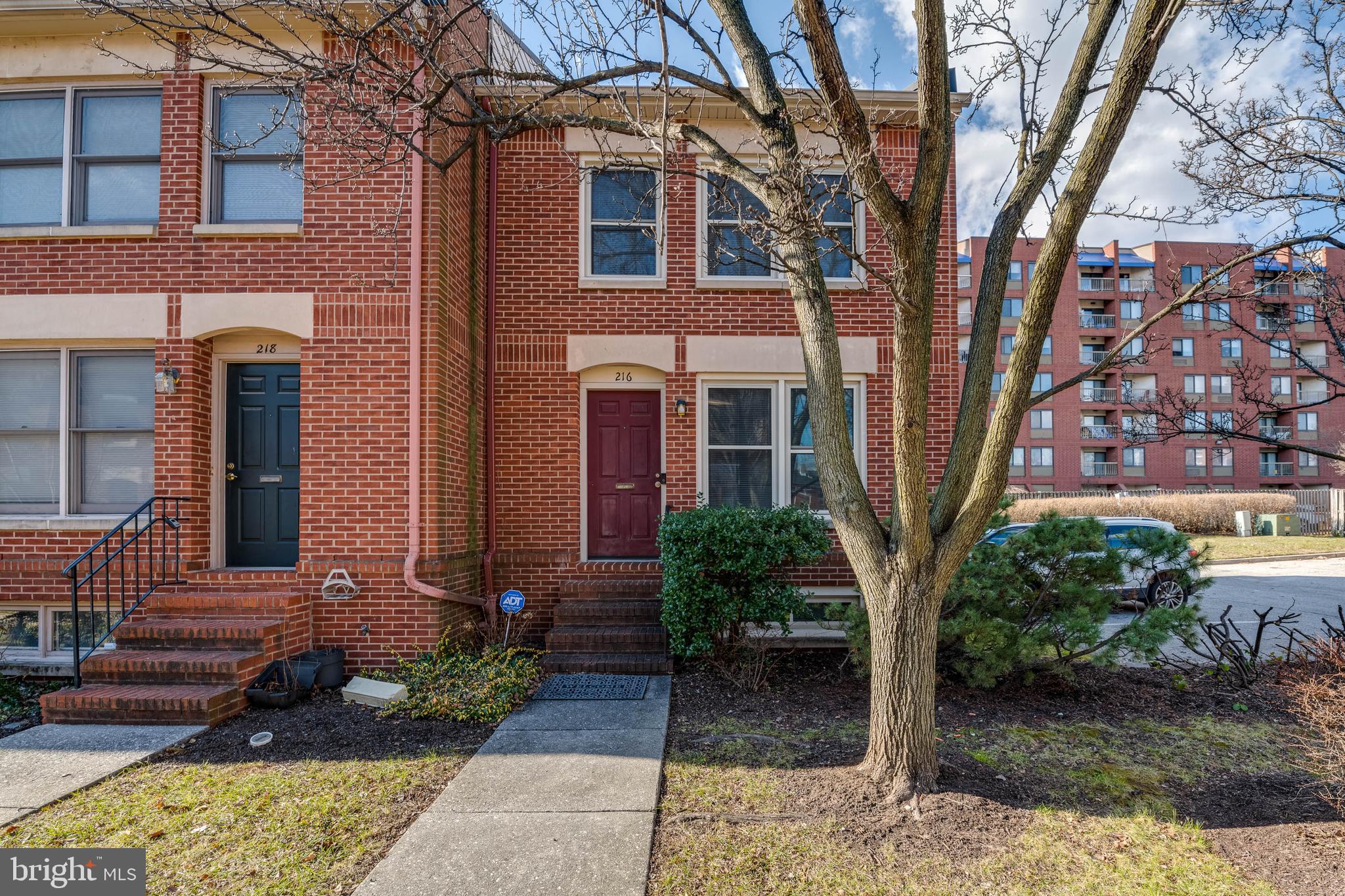ROUNDHOUSE SQUARE - Residential