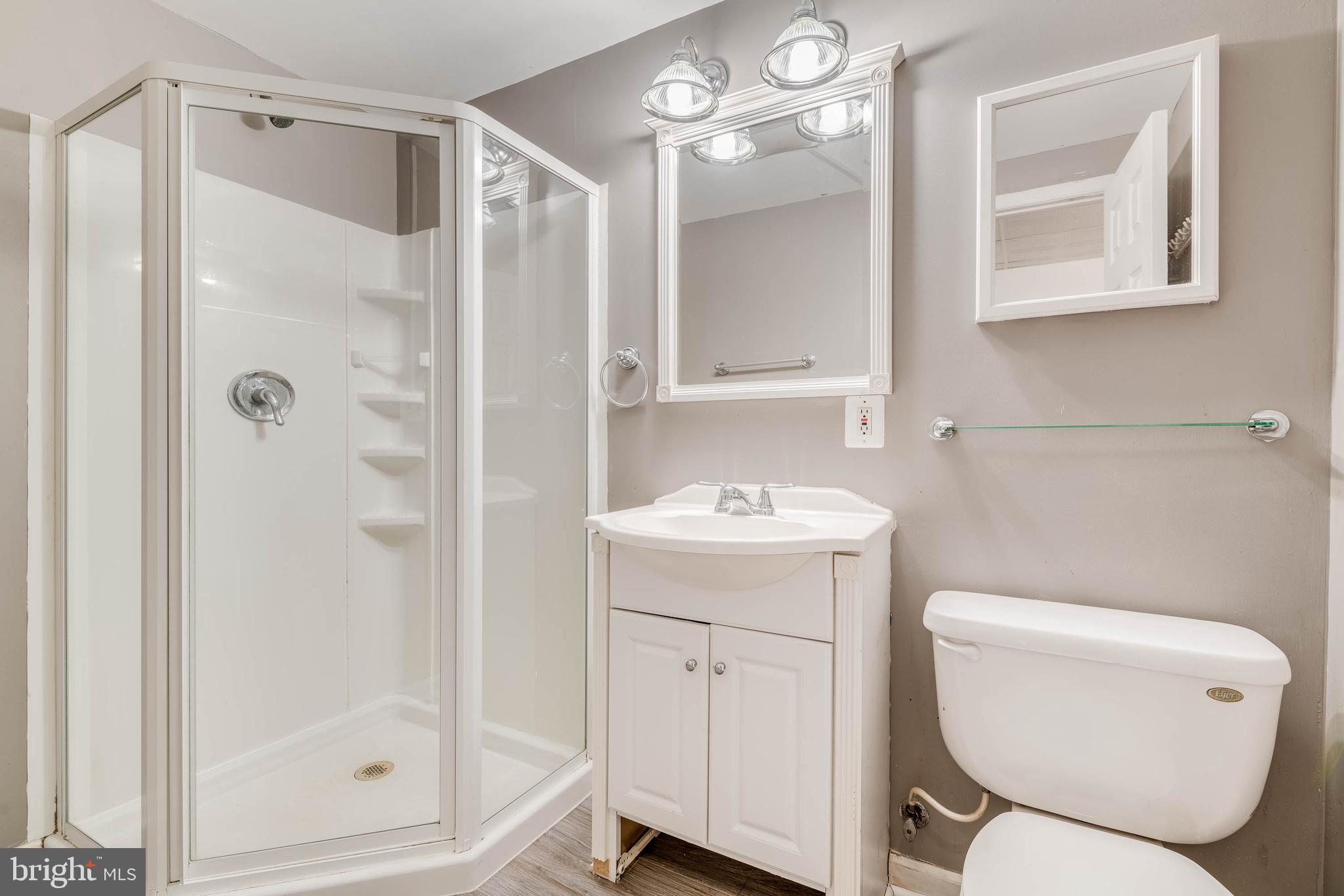 ROUNDHOUSE SQUARE - Residential