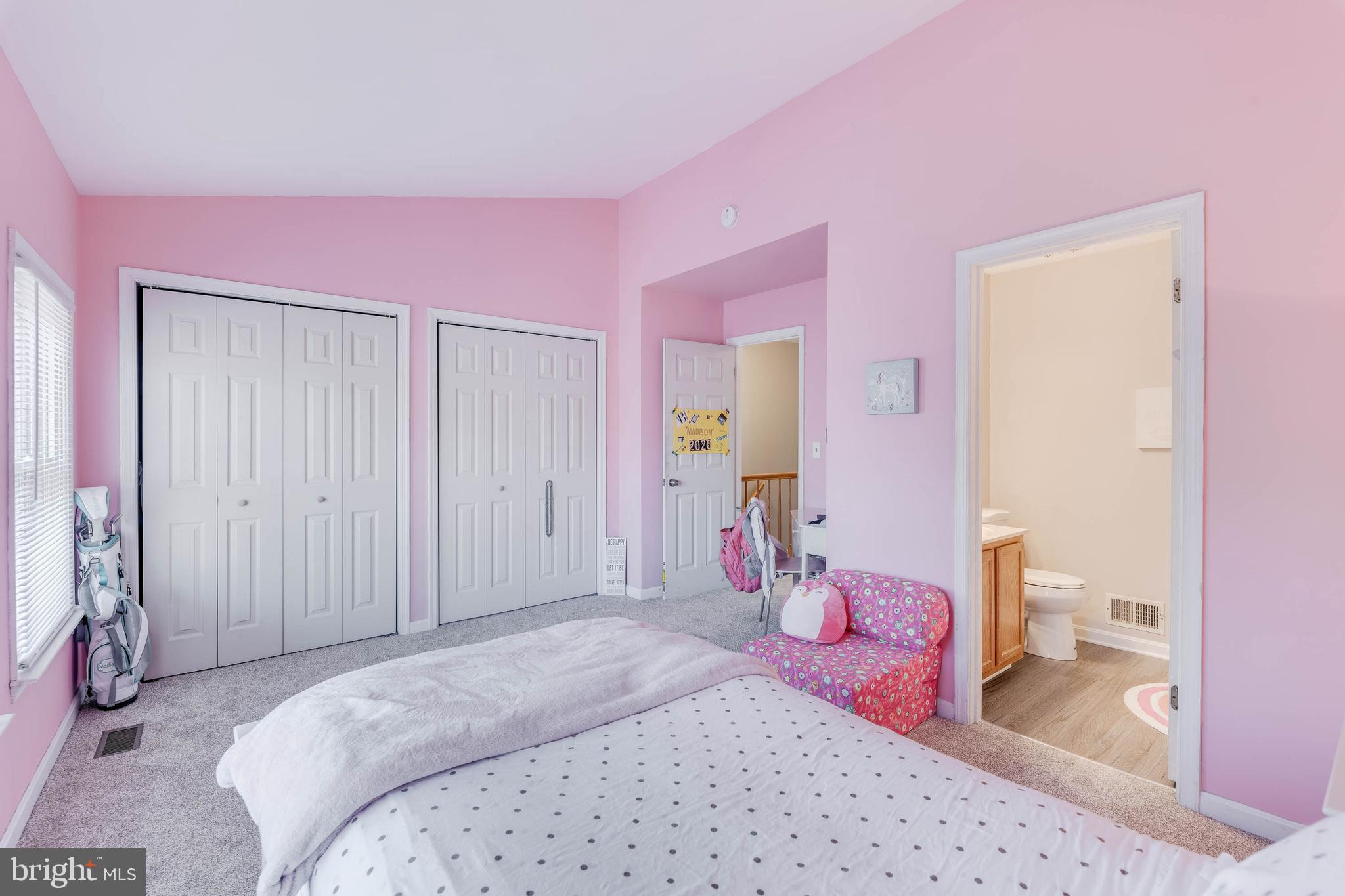 ROUNDHOUSE SQUARE - Residential