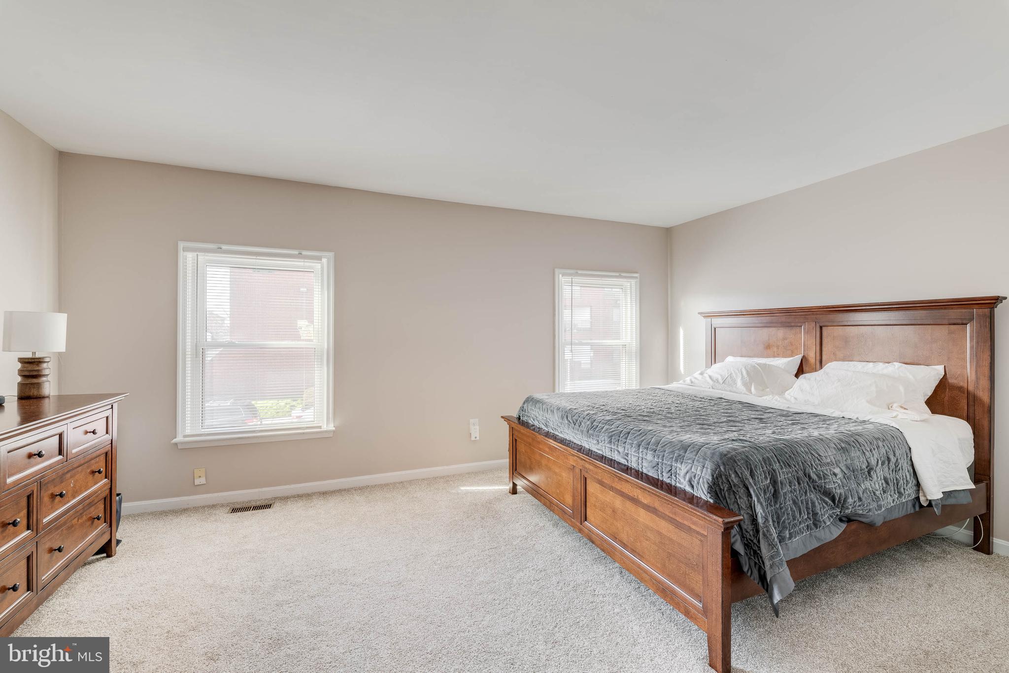 ROUNDHOUSE SQUARE - Residential