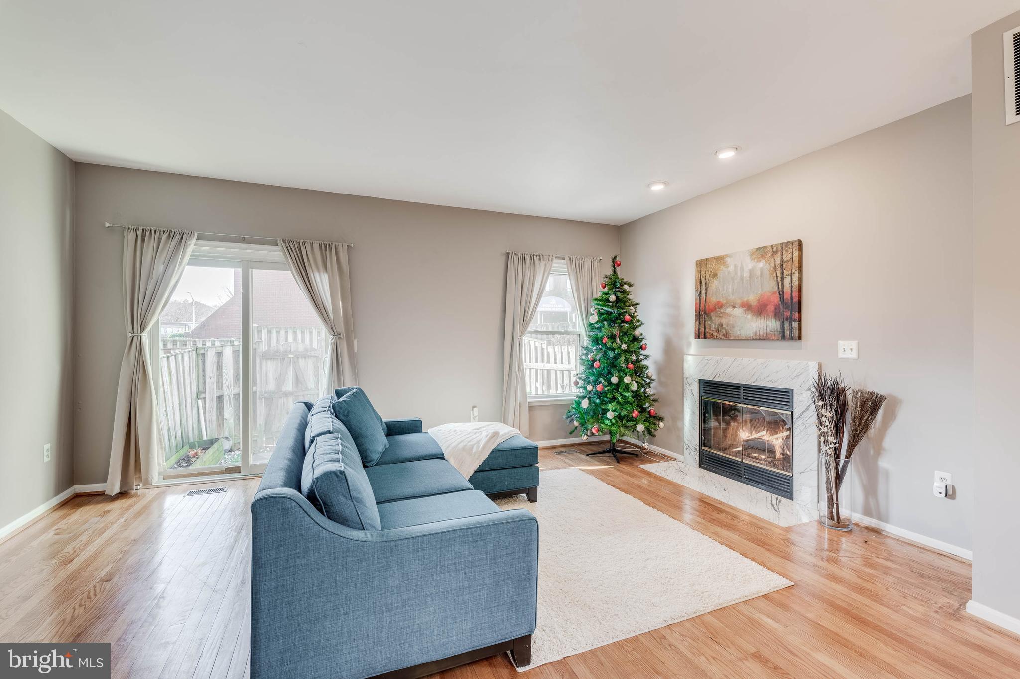 ROUNDHOUSE SQUARE - Residential