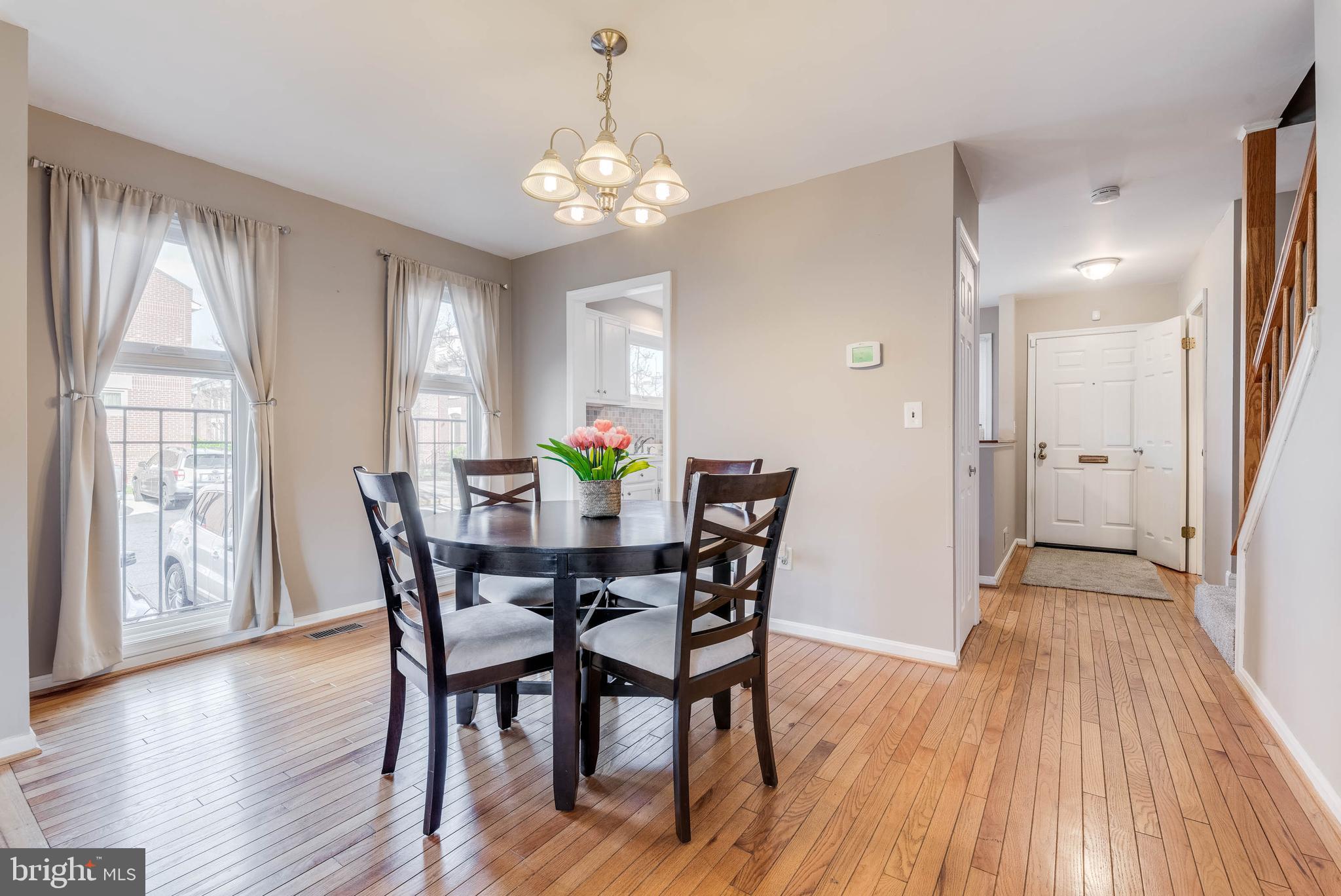 ROUNDHOUSE SQUARE - Residential