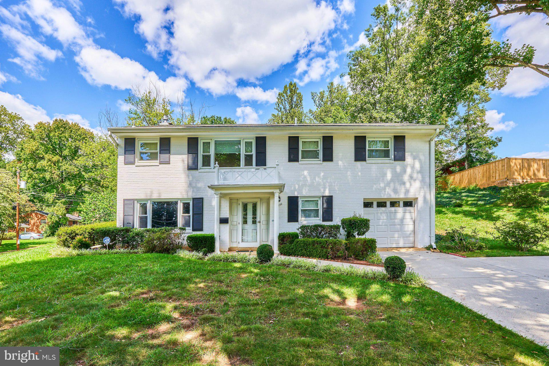 7606 LONG PINE DRIVE