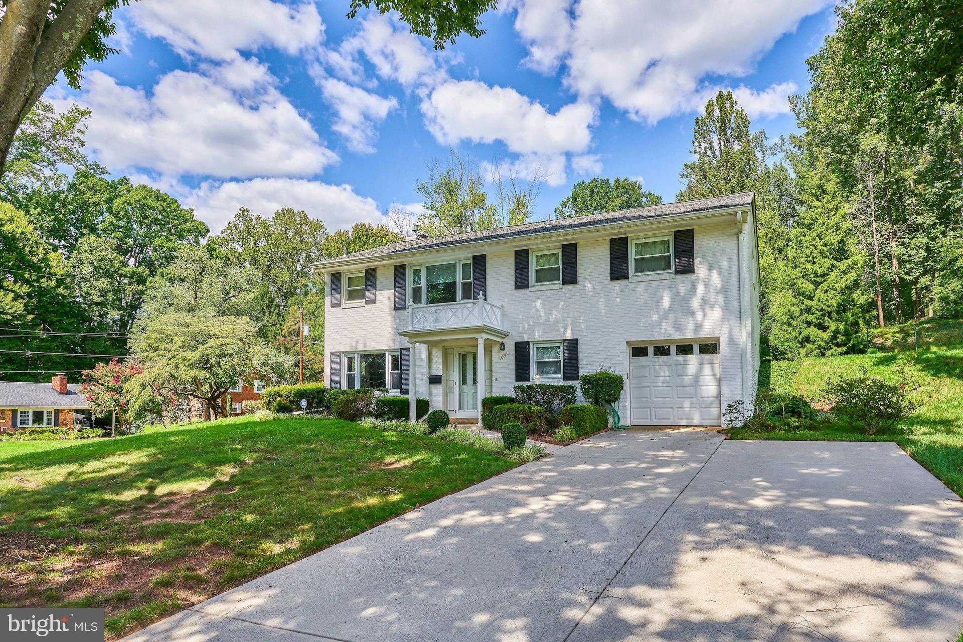 7606 LONG PINE DRIVE