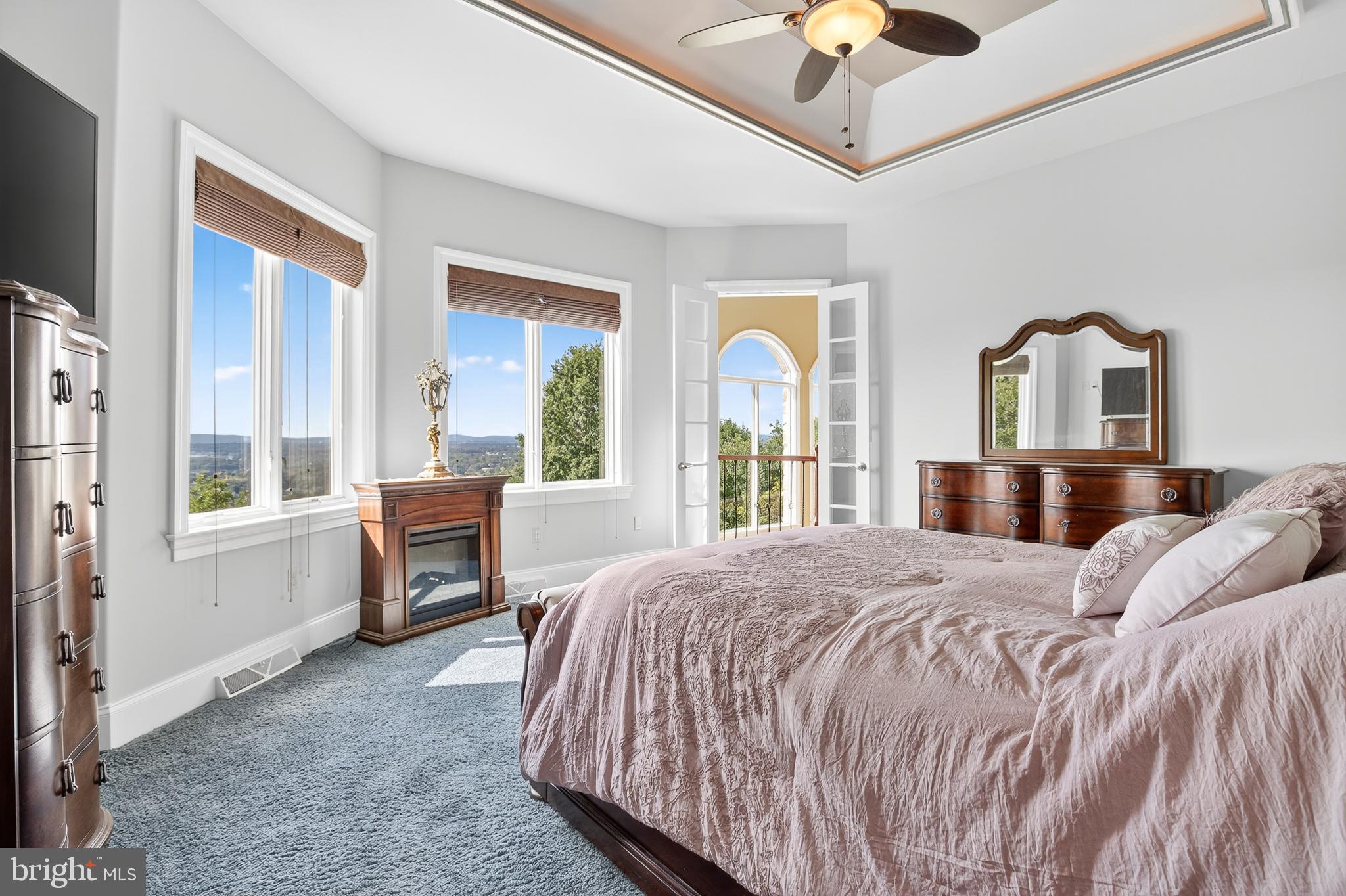 RIVER BEND - Residential