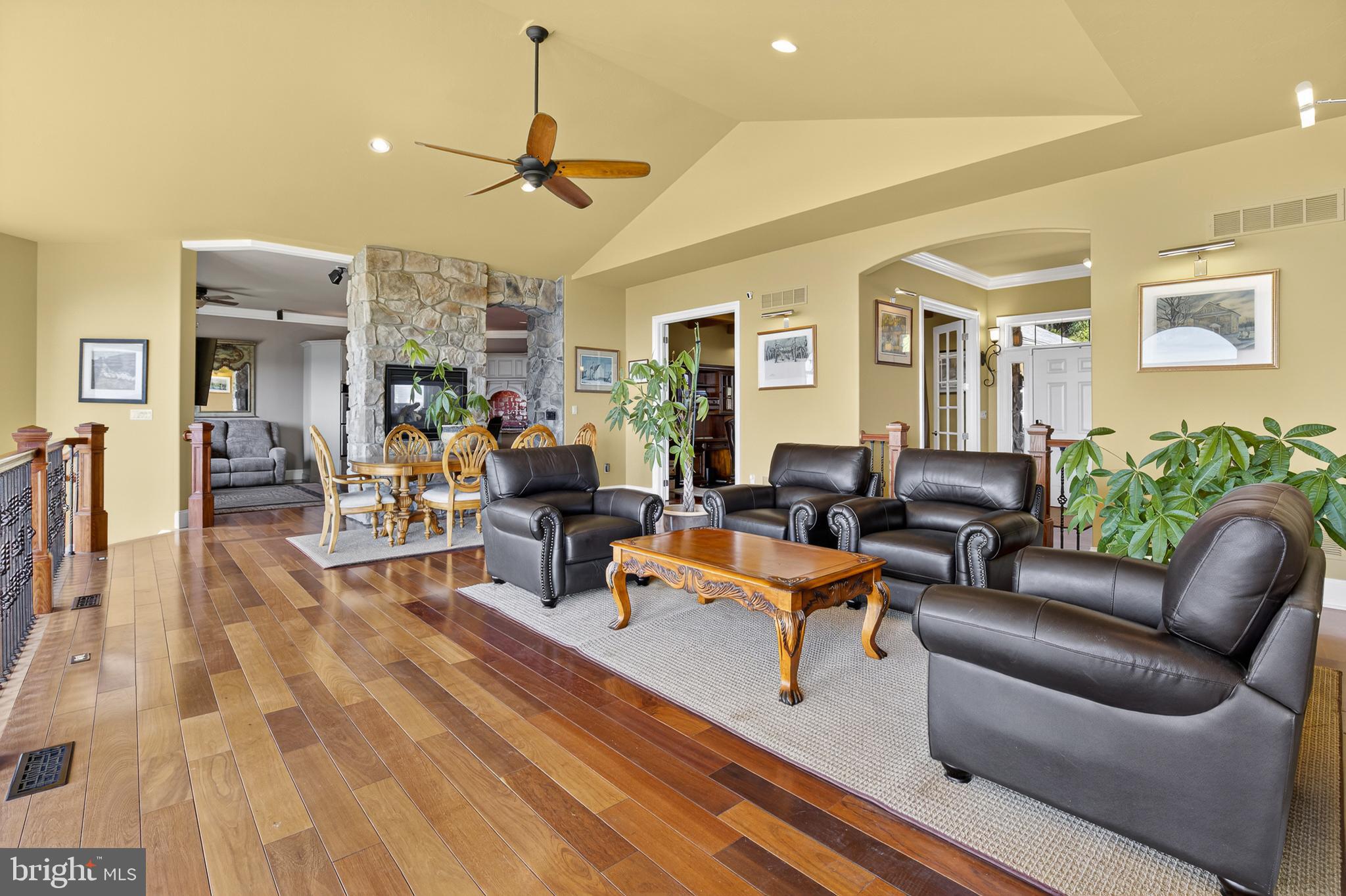 RIVER BEND - Residential