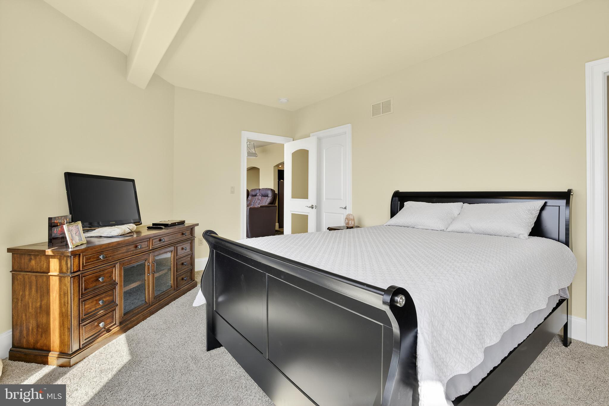 RIVER BEND - Residential