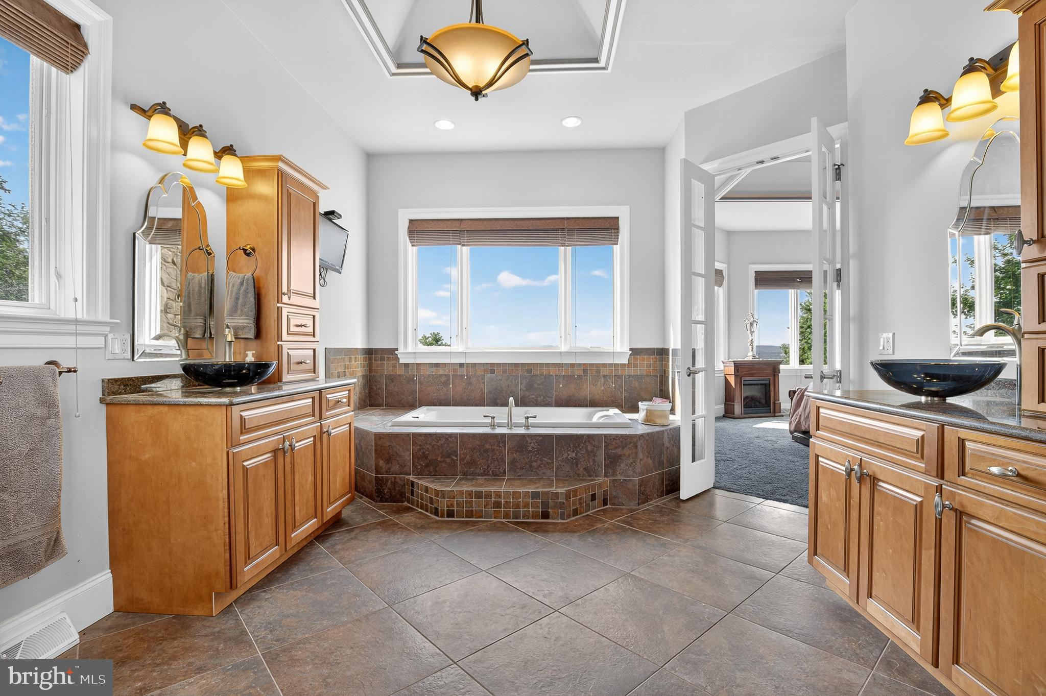 RIVER BEND - Residential