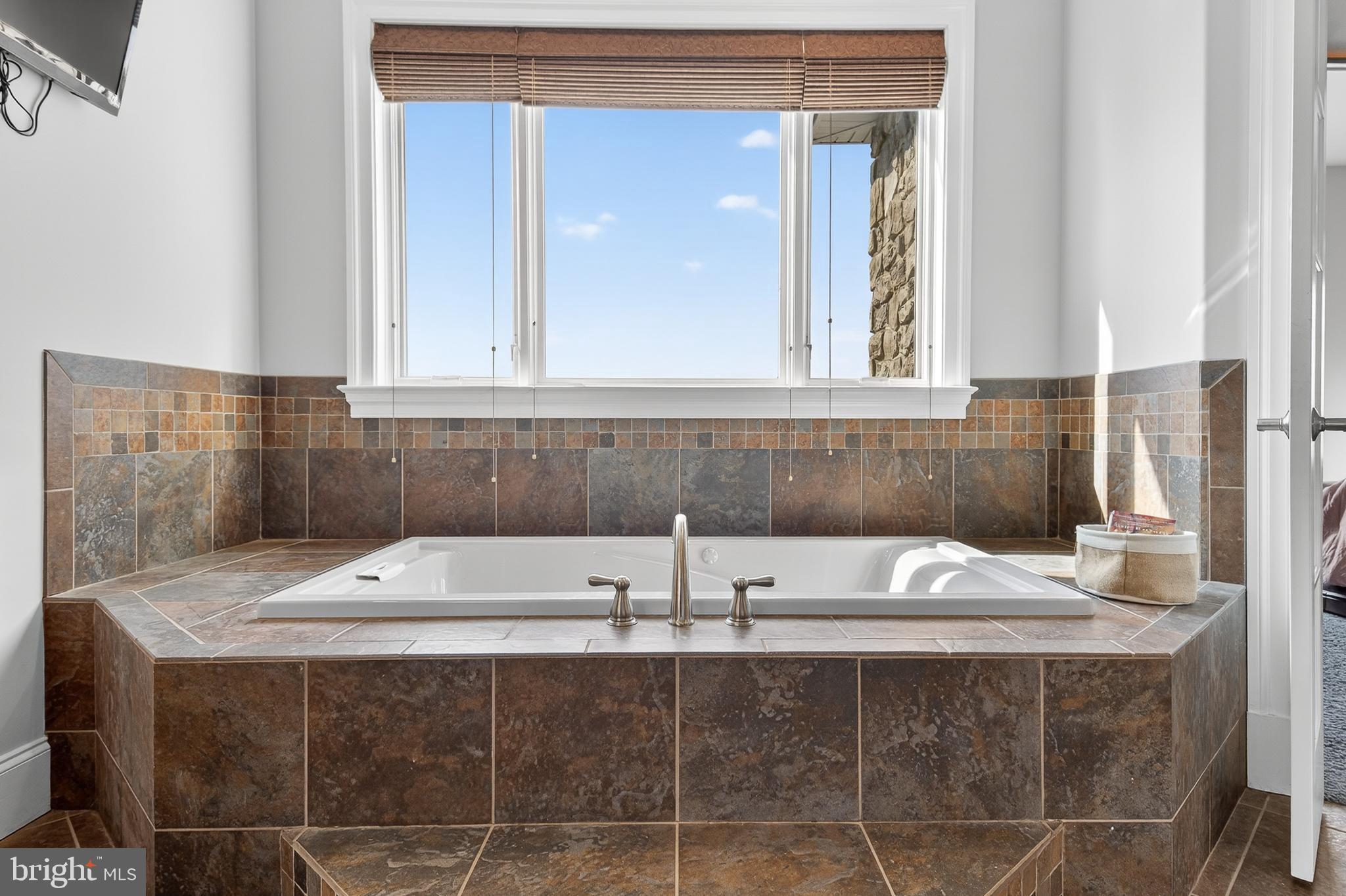 RIVER BEND - Residential