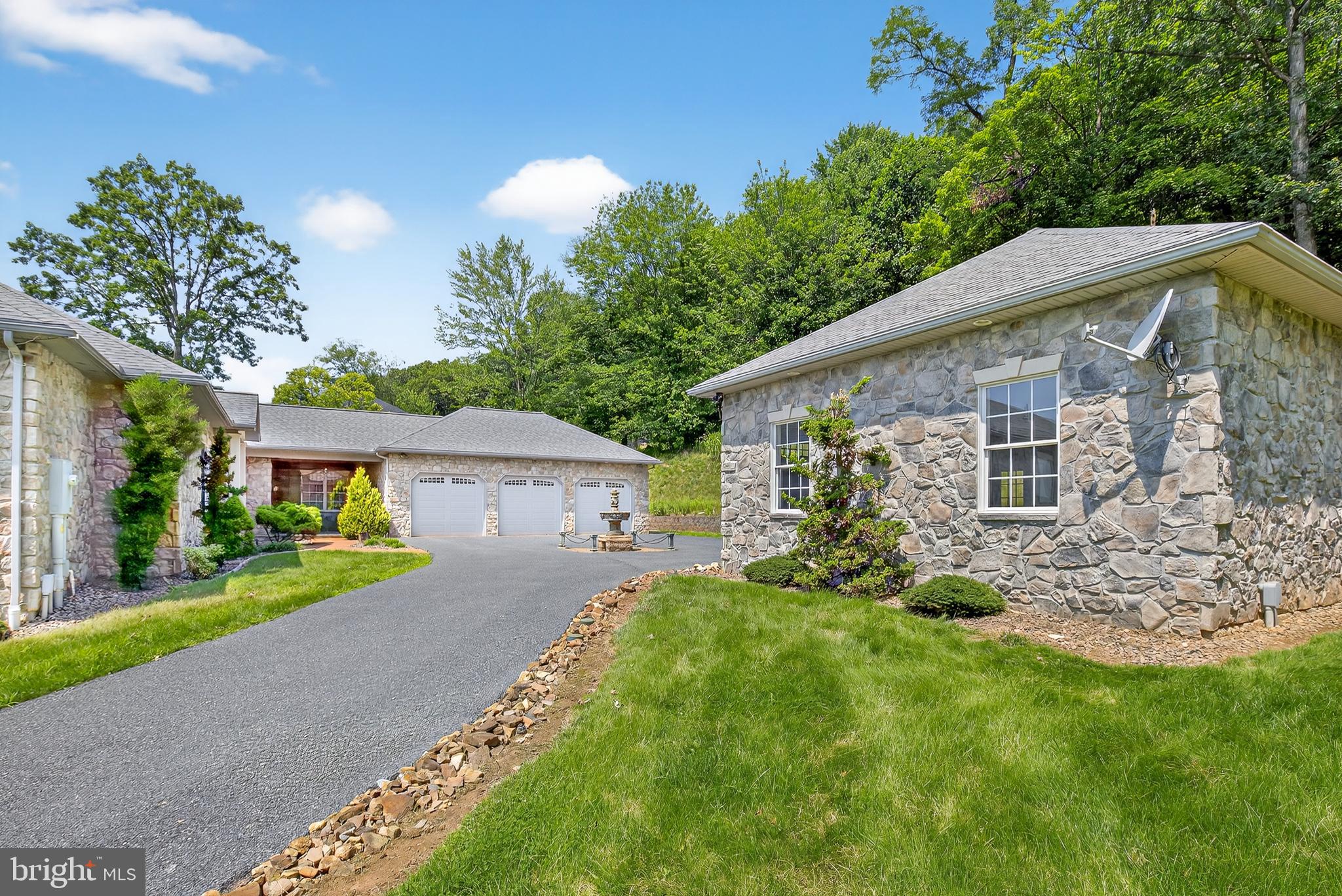 RIVER BEND - Residential