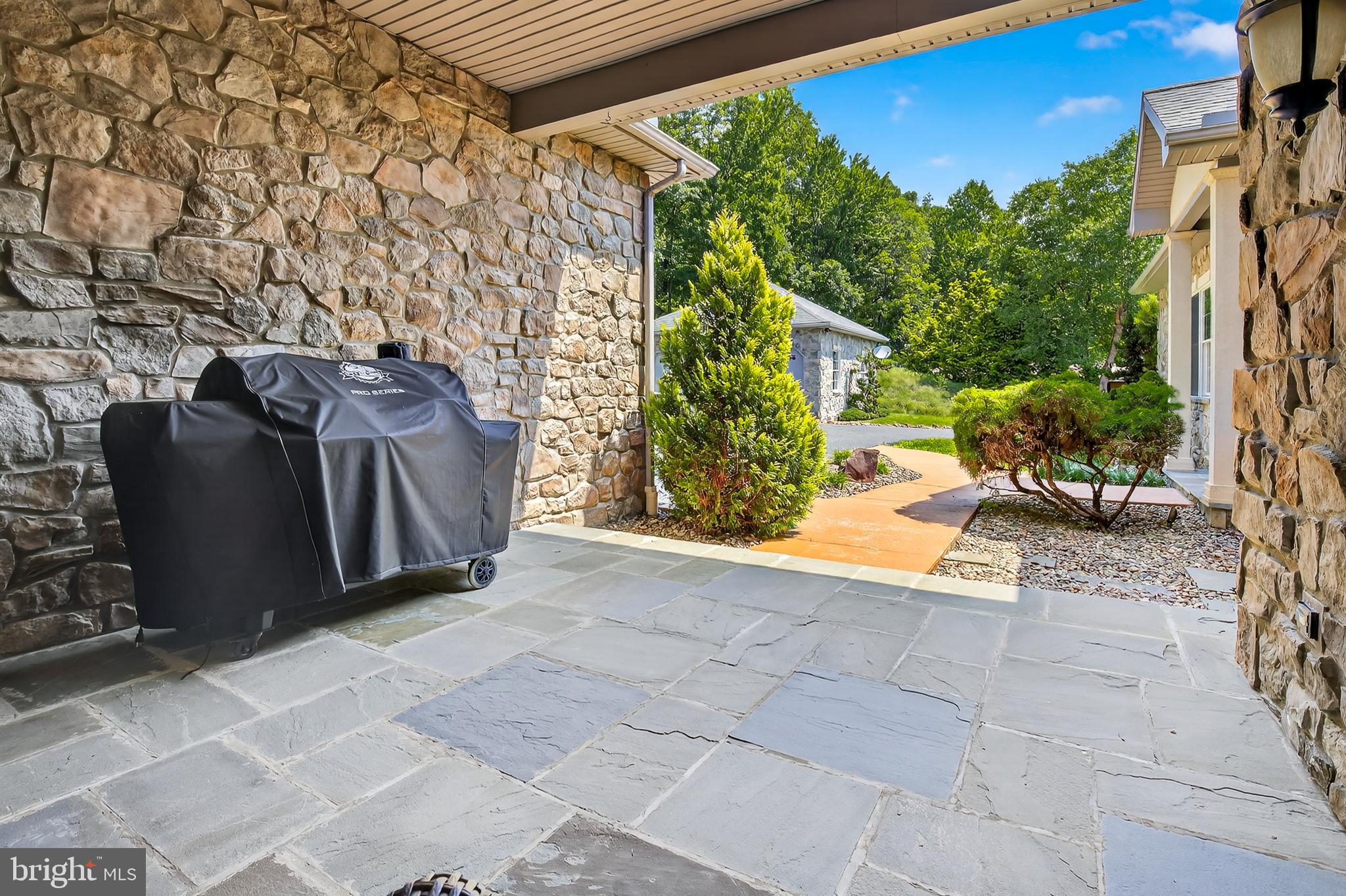 RIVER BEND - Residential