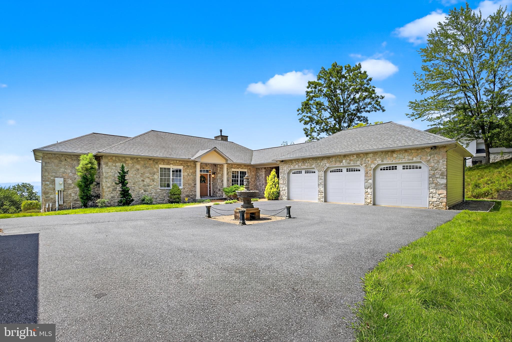 RIVER BEND - Residential