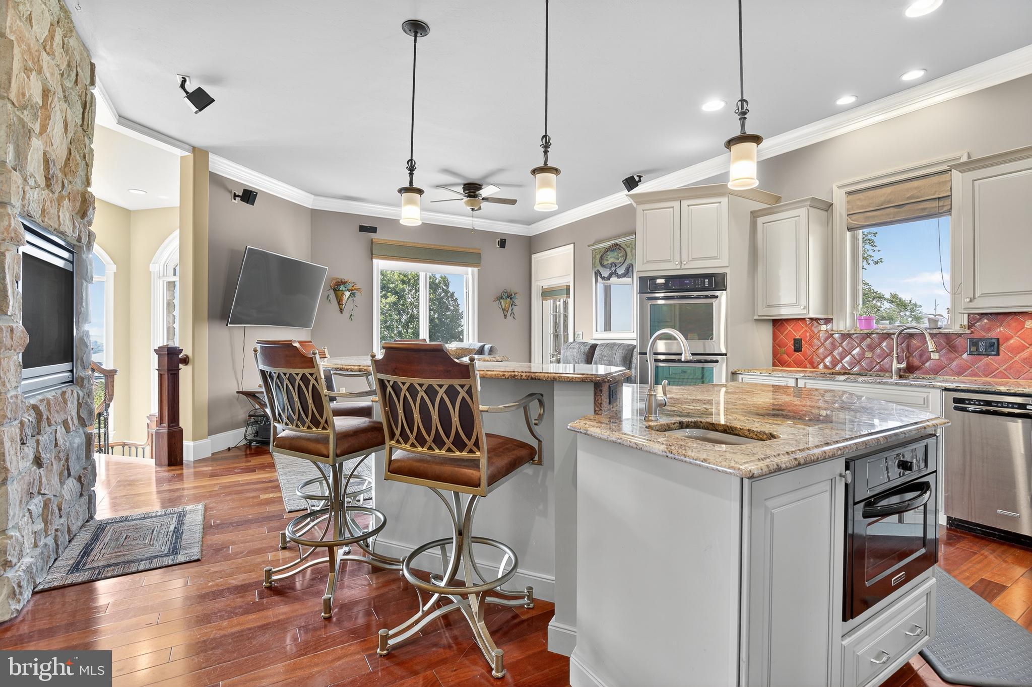 RIVER BEND - Residential