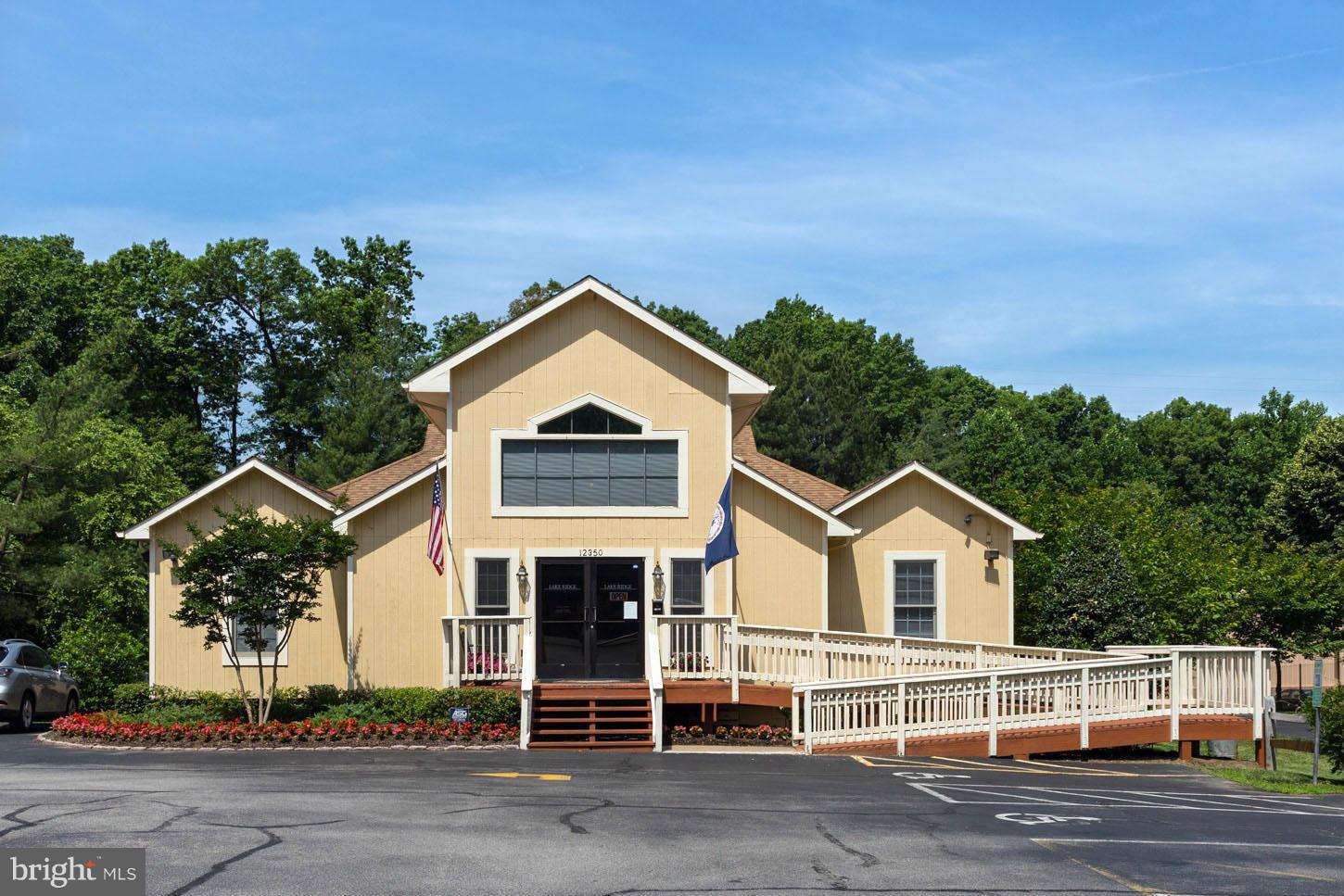 LAKE RIDGE/PROMONTRY OAK - Residential