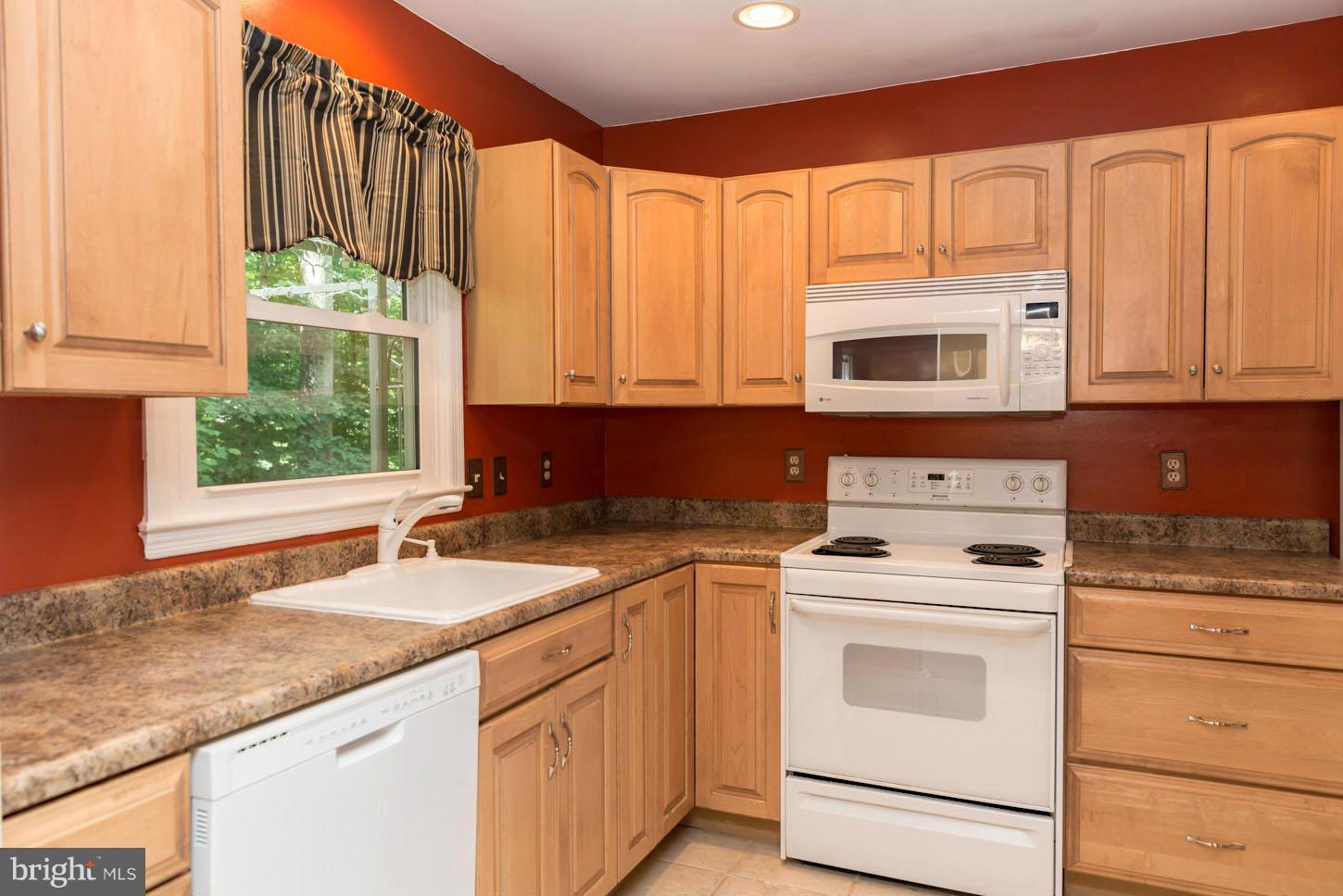 LAKE RIDGE/PROMONTRY OAK - Residential