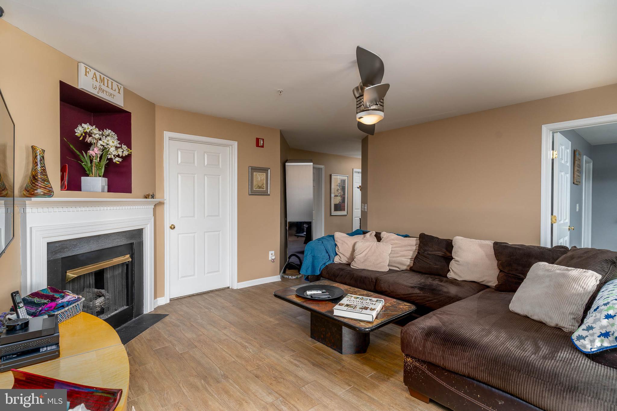 GATEWAY CONDOMINIUM - Residential