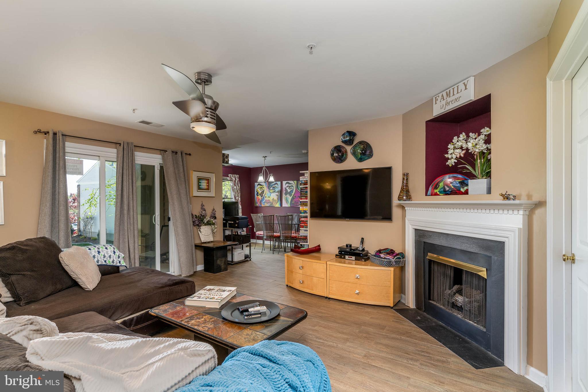 GATEWAY CONDOMINIUM - Residential