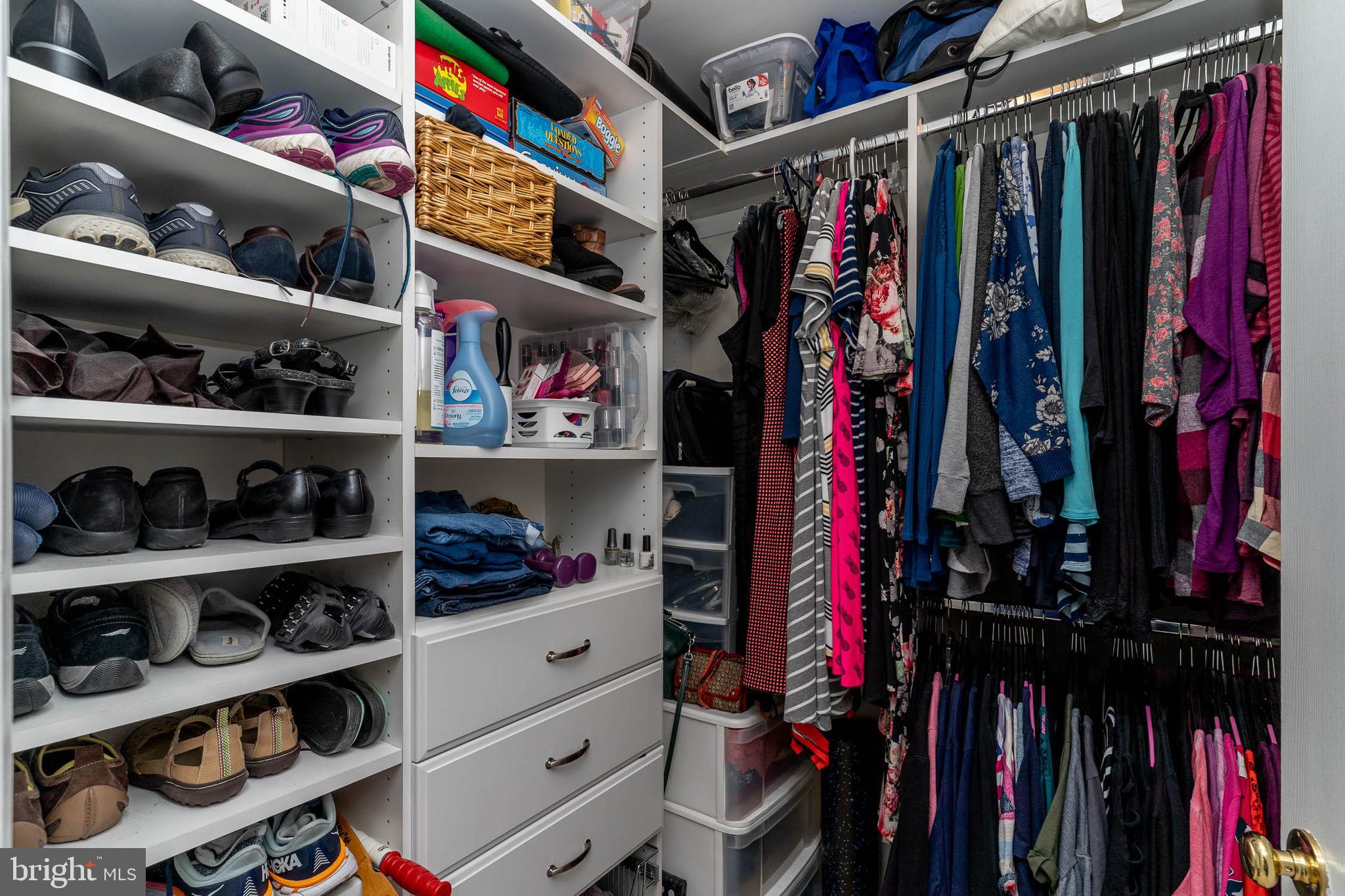 GATEWAY CONDOMINIUM - Residential