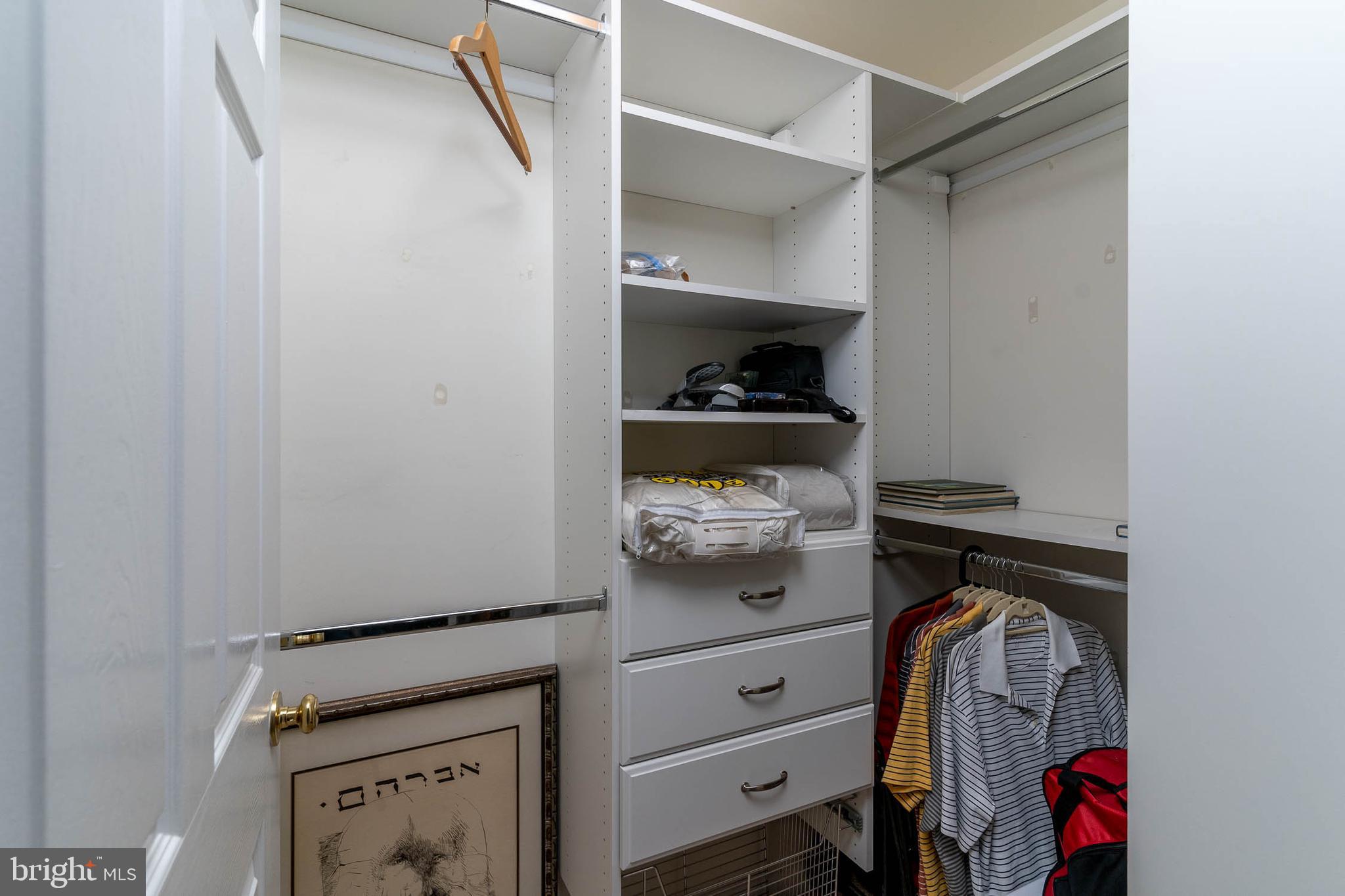 GATEWAY CONDOMINIUM - Residential