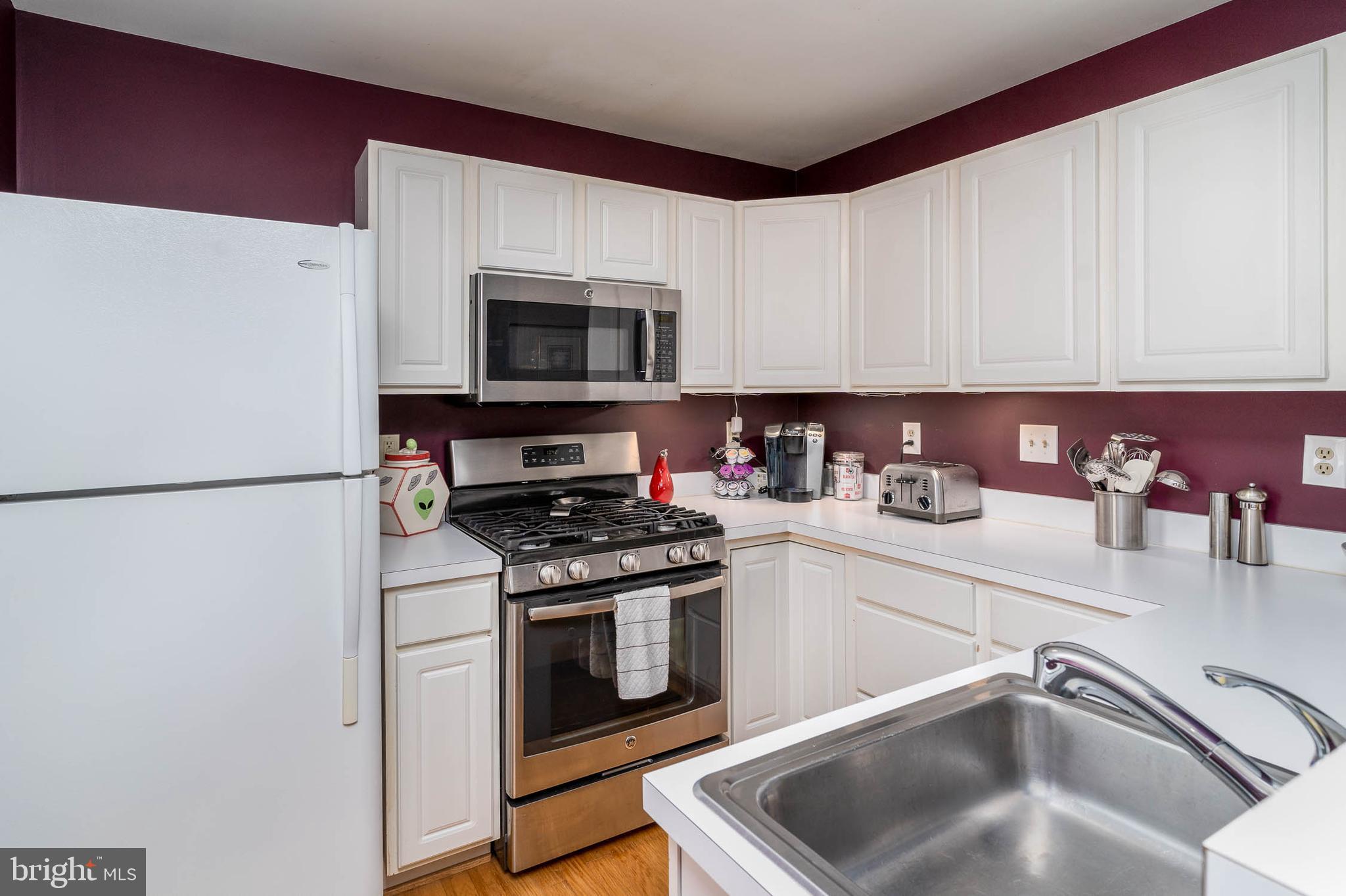 GATEWAY CONDOMINIUM - Residential