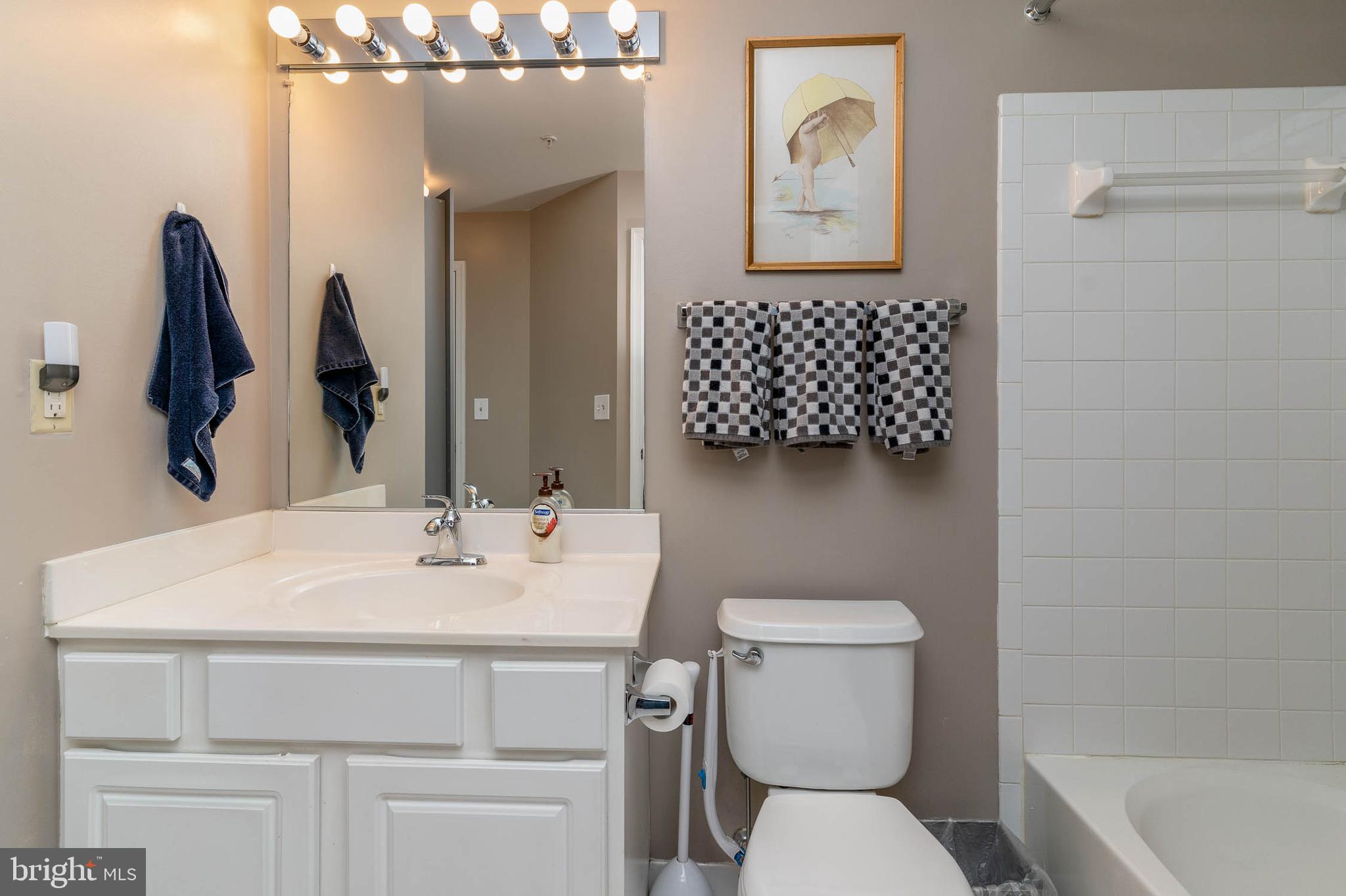 GATEWAY CONDOMINIUM - Residential