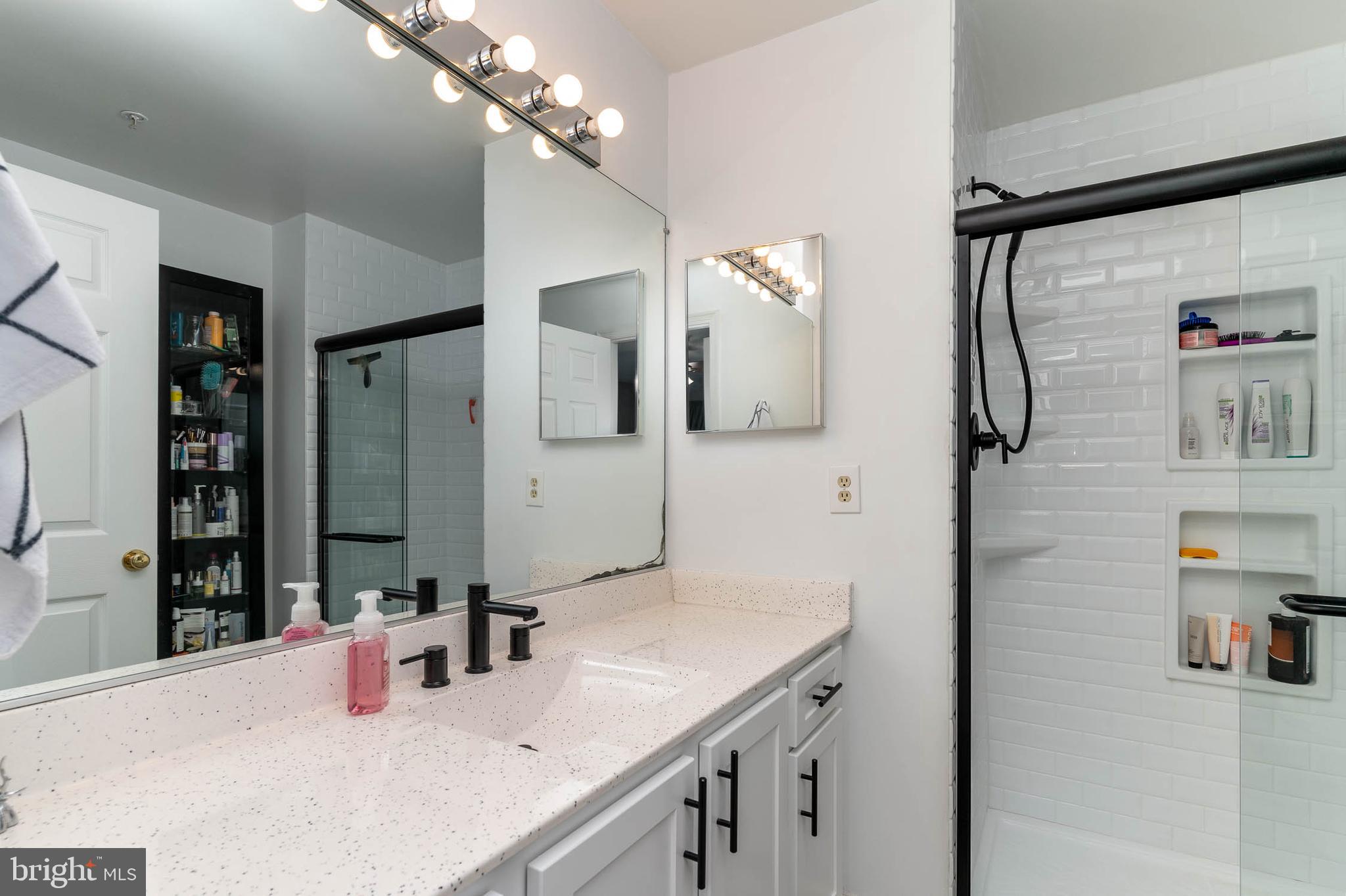 GATEWAY CONDOMINIUM - Residential