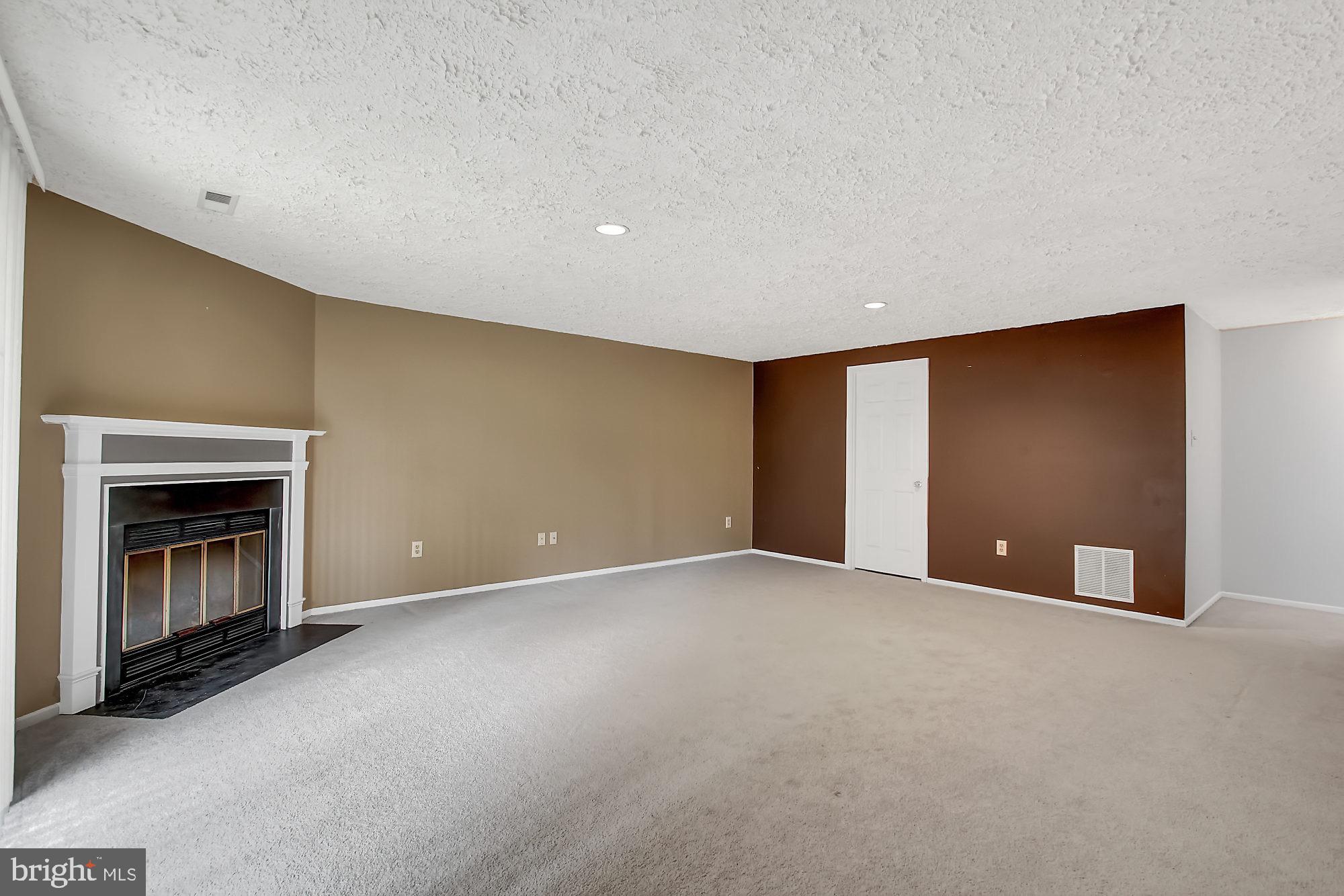 CROMWELL STATION - Residential