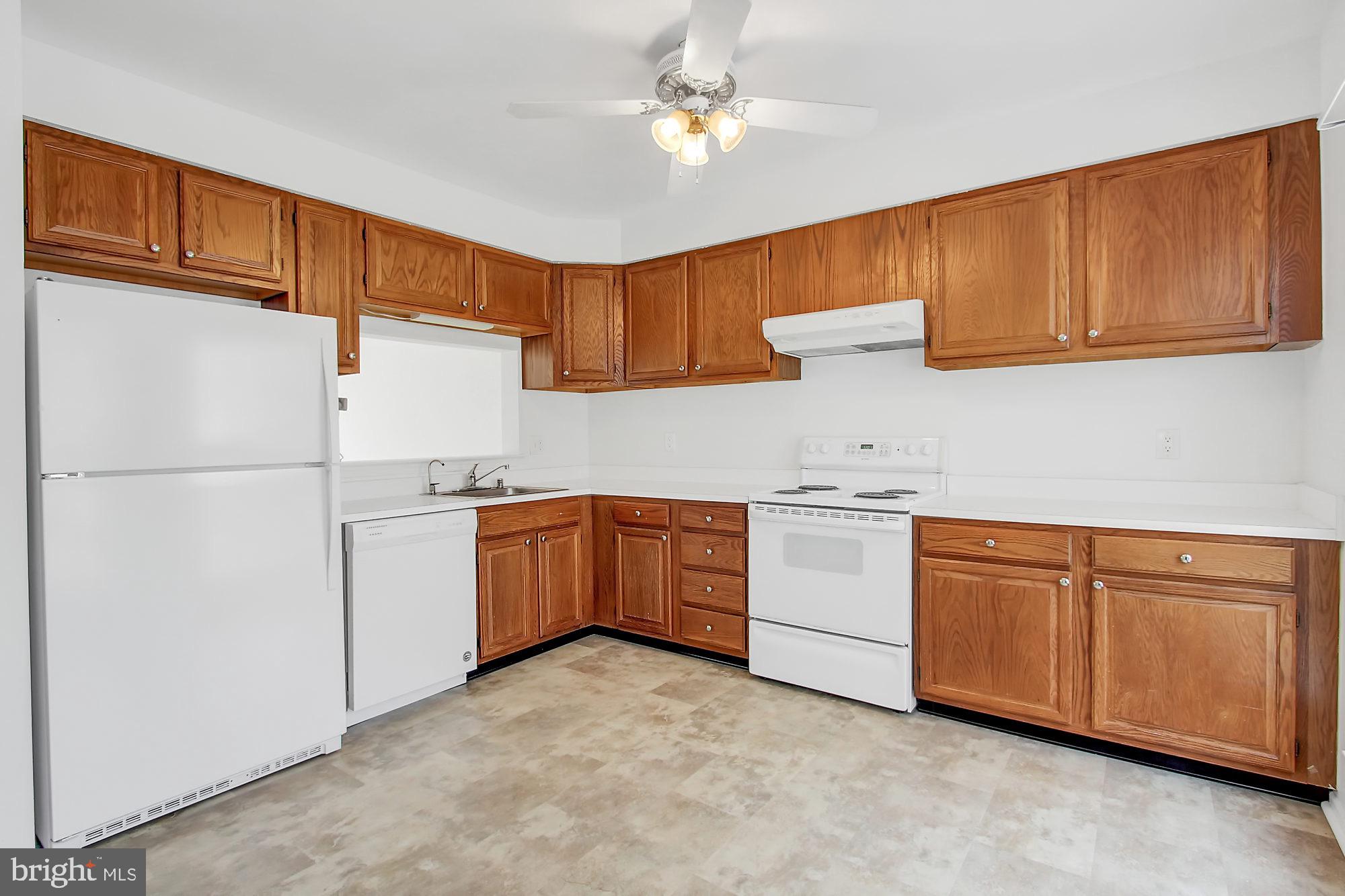 CROMWELL STATION - Residential