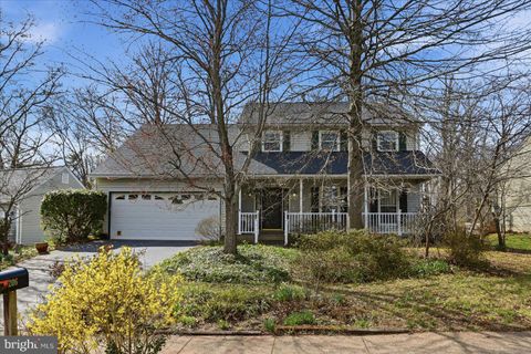 Photo of 206 Cardinal Glen Circle, STERLING, VA 20164 (MLS # VALO2118476)